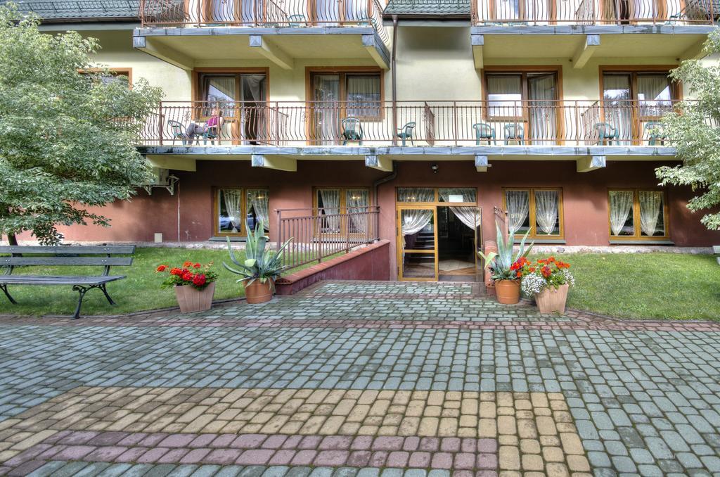 Augustowia Hotel Luaran gambar