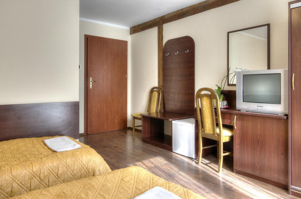 Augustowia Hotel Luaran gambar