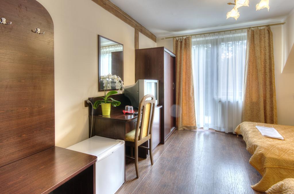 Augustowia Hotel Luaran gambar