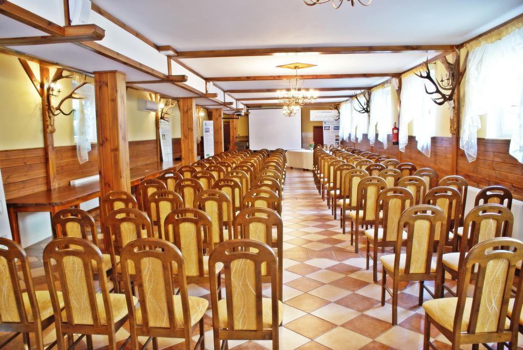 Augustowia Hotel Luaran gambar
