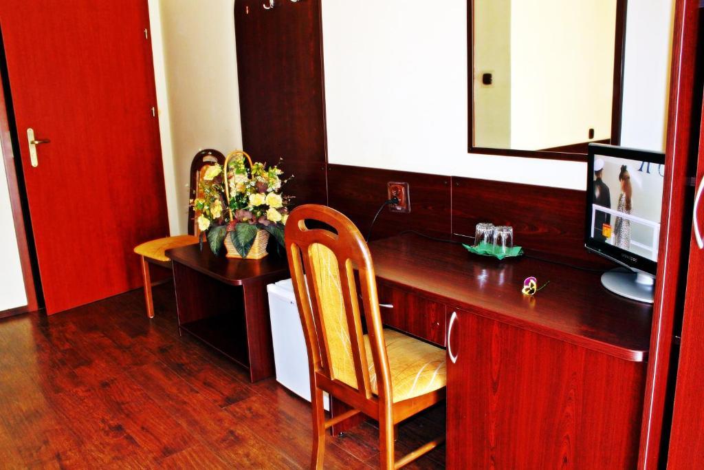 Augustowia Hotel Luaran gambar